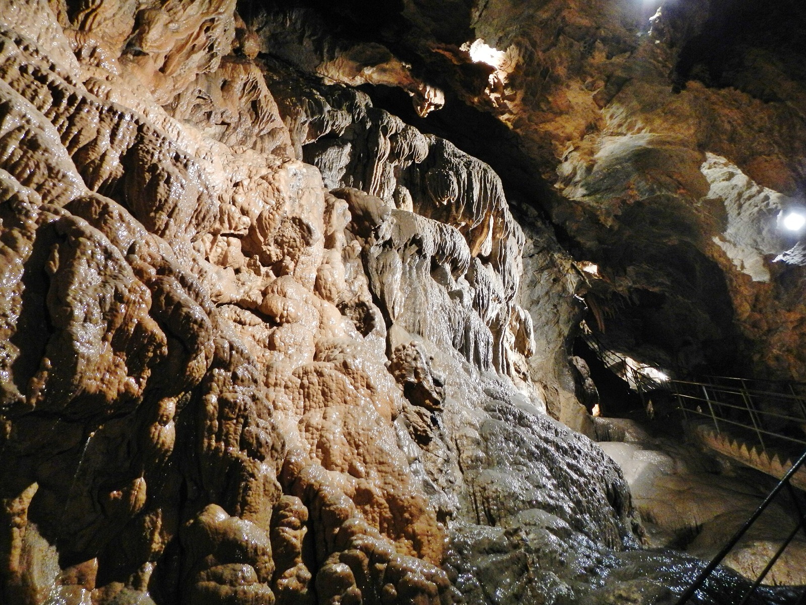Interno della Grotta del Vento