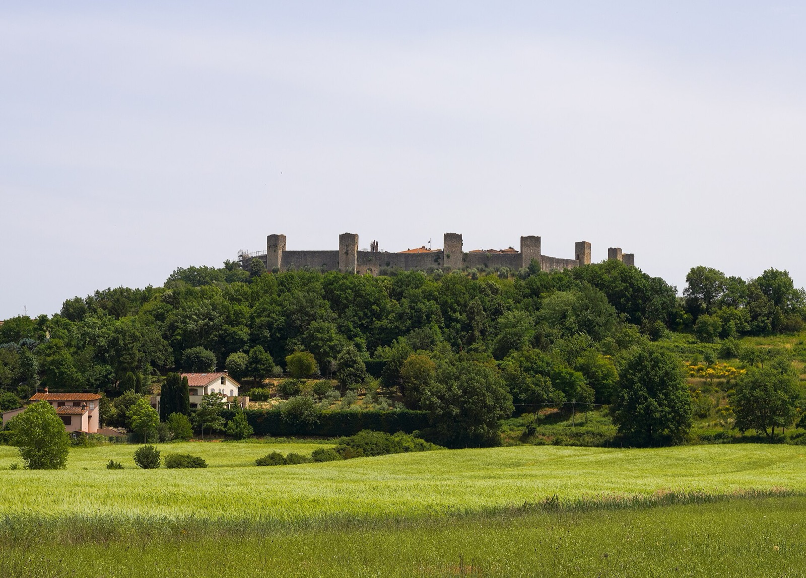 Monteriggioni e la sua cinta muraria