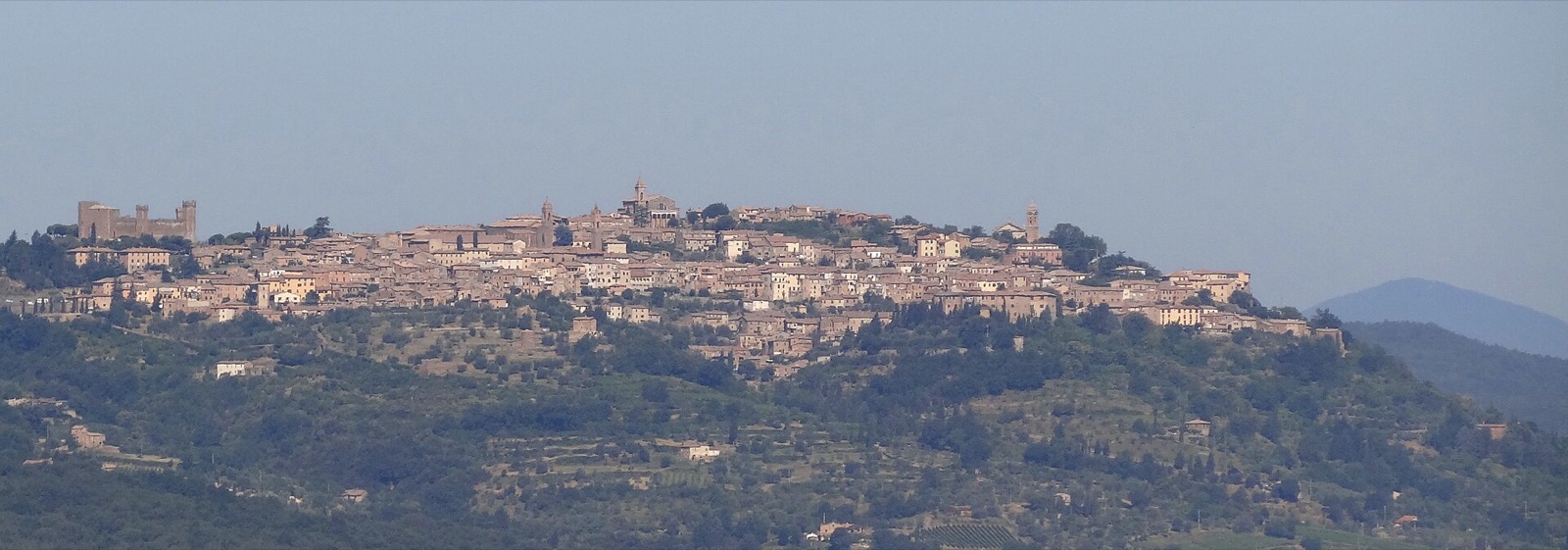 Montalcino sul suo colle